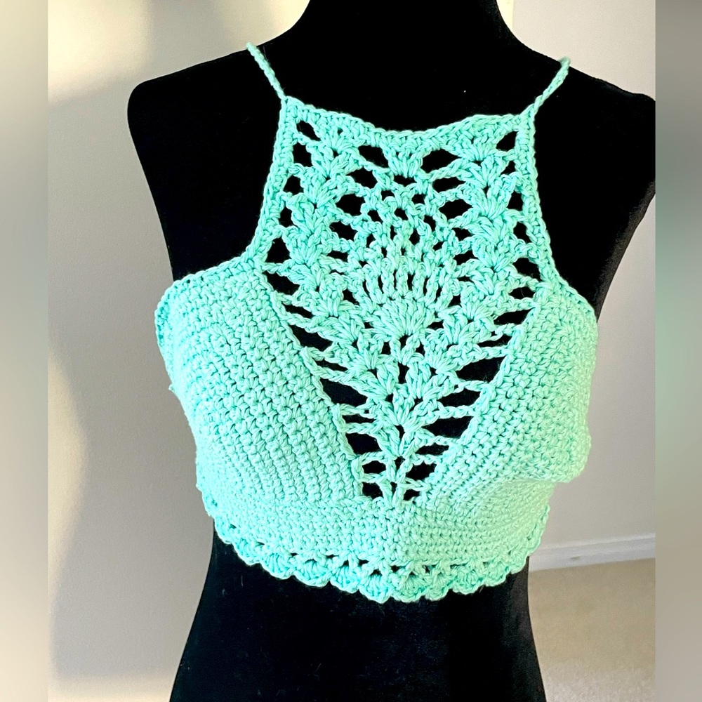 Crochet crop top. Size small.